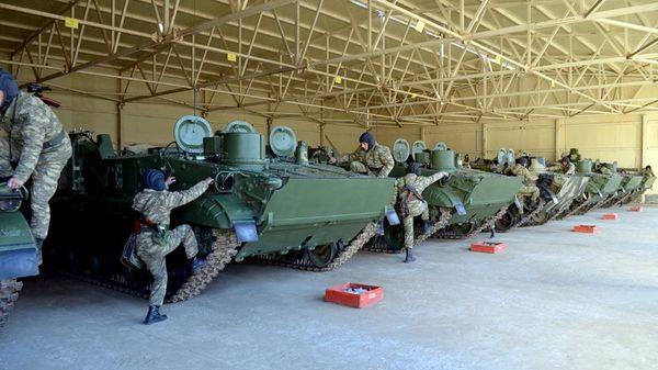 Крупномасштабные учения азербайджанской армии - Sputnik Армения