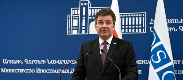 Действующий глава ОБСЕ Мирослав Лайчак на совместной пресс-конференции с министром иностранных дел Армении Зограбом Мнацаканяном (13 марта 2019). Еревaн - Sputnik Արմենիա
