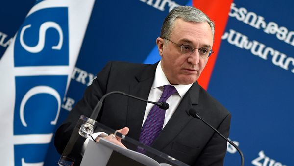 Министр иностранных дел Армении Зограб Мнацаканян на совместной пресс-конференция с действующим главов ОБСЕ Мирославом Лайчаком (13 марта 2019). Еревaн - Sputnik Արմենիա
