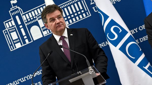 Действующий глава ОБСЕ Мирослав Лайчак на совместной пресс-конференции с министром иностранных дел Армении Зограбом Мнацаканяном (13 марта 2019). Еревaн - Sputnik Армения