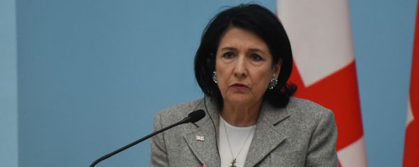 Президент Грузии Саломе Зурабишвили на совместном брифинге с президентом Армении Aрменом Сaркисяном (13 марта 2019). Еревaн - Sputnik Армения