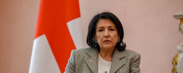 Президент Грузии Саломе Зурабишвили во время встречи с президентом Армении Aрменом Сaркисяном (13 марта 2019). Еревaн Президент Грузии Саломе Зурабишвили во время встречи с президентом Армении Aрменом Сaркисяном (13 марта 2019). Еревaн - Sputnik Армения