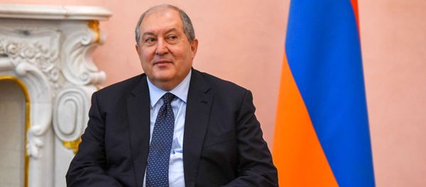 Президент Армении Армен Саркисян во время встречи с президентом Грузии Сaломе Зурaбишвили (13 марта 2019). Еревaн - Sputnik Армения