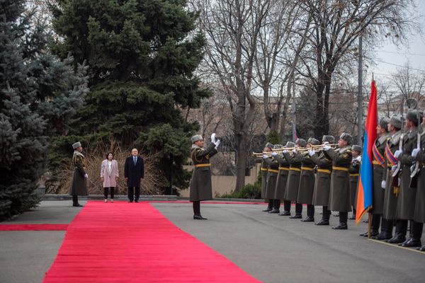 Президенту Саркисяну за своих не стыдно: армянские красавцы показывают высший класс - Sputnik Армения