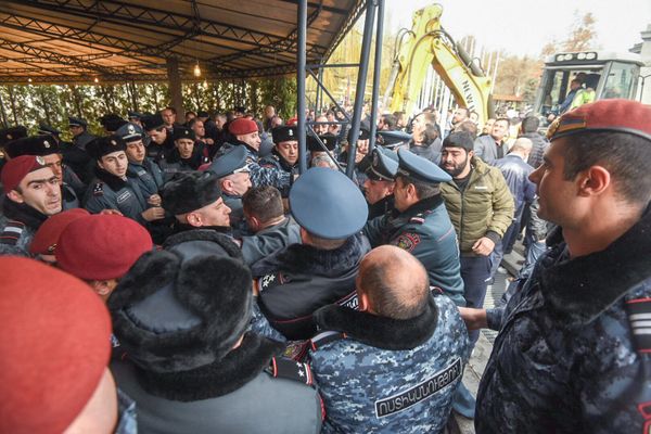 Օպերայի հարակից սրճարանների աշխատակիցների բողոքի ակցիան Երևանում - Sputnik Արմենիա