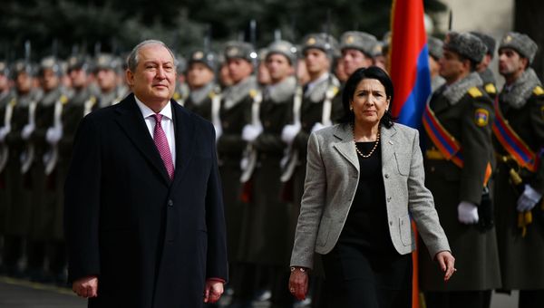 Церемония завершения официального визита президента Грузии Саломе Зурабашвили в Армению (14 марта 2019). Еревaн Церемония завершения официального визита президента Грузии Саломе Зурабашвили в Армению (14 марта 2019). Еревaн - Sputnik Армения