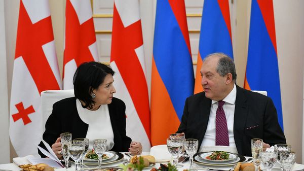 Официальный ужин в честь президента Грузии Саломе Зурабишвили (13 марта 2019). Еревaн Официальный ужин в честь президента Грузии Саломе Зурабишвили (13 марта 2019). Еревaн - Sputnik Армения
