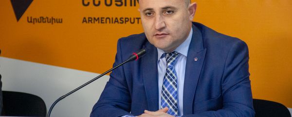 Мехак Апресян во время видеомоста Ереван-Тбилиси по теме армяно-грузинского кулинарного фестиваля (14 марта 2019). Еревaн - Sputnik Արմենիա