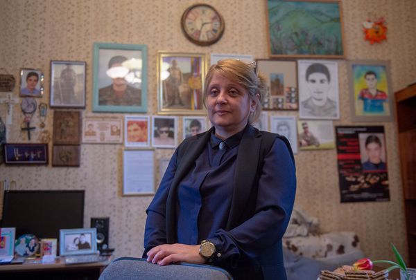 Адам живее всех живых: мать погибшего Адама Саакяна о сыне-герое Адам живее всех живых: мать погибшего Адама Саакяна о сыне-герое - Sputnik Армения
