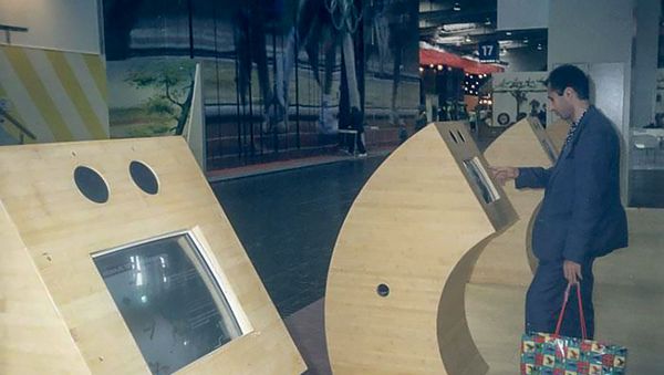 Журналист Армен Акопян на выставке EXPO-2000, Германия - Sputnik Արմենիա
