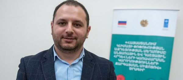 Руководитель программы «Смягчение воздействия изменения климата в Армении путем развития потенциала управления лесными и полевыми пожарами» ПРООН Вардан Меликян Руководитель программы «Смягчение воздействия изменения климата в Армении путем развития потенциала управления лесными и полевыми пожарами» ПРООН Вардан Меликян - Sputnik Արմենիա