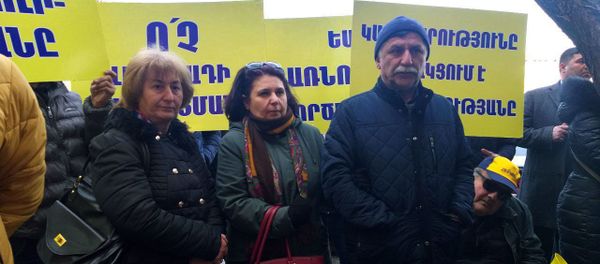 Акция протеста производителей газированных напитков перед Домом правительства (18 марта 2019). Еревaн Акция протеста производителей газированных напитков перед Домом правительства (18 марта 2019). Еревaн - Sputnik Արմենիա