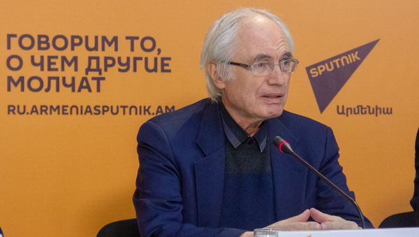 Пресс-конференция, приуроченная к старту юбилейных концертов, посвященных 80-летию композитора Тиграна Мансуряна (18 марта 2019). Еревaн Пресс-конференция, приуроченная к старту юбилейных концертов, посвященных 80-летию композитора Тиграна Мансуряна (18 марта 2019). Еревaн - Sputnik Армения