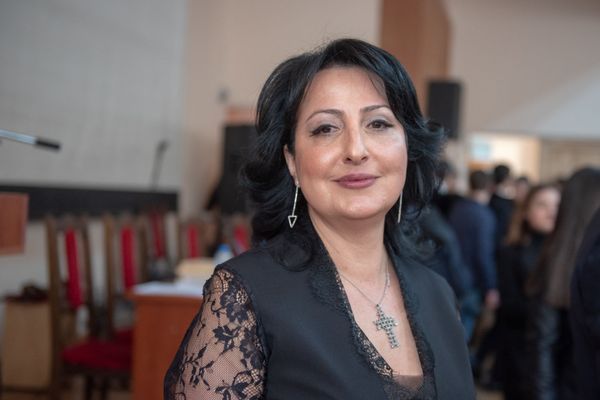 Երևանում գիրք են ներկայացրել համշենահայերի մասին, Թունջբոյաջյանն էլ գրկել է «օտար» հյուրին - Sputnik Արմենիա