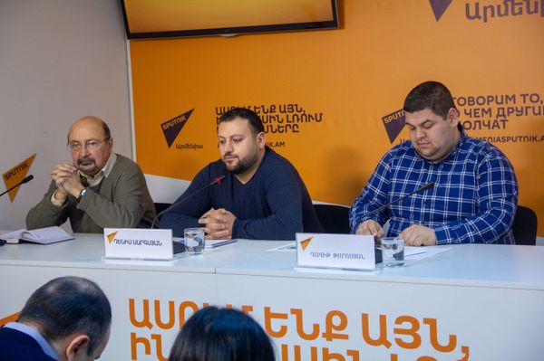 Личный интерес или новая политика: как поссорились Red Eagles и Федерация футбола Армении - Sputnik Армения