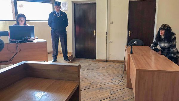 Суд общей юрисдикции Ширакской области отказал в выдаче обвиняемого в убийстве женщины военнослужащего (19 марта 2019). Гюмри - Sputnik Армения