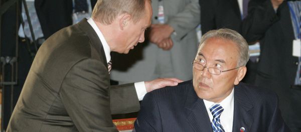 Президенты России и Казахстана Владимир Путин и Нурсултан Назарбаев перед началом неформального саммита глав стран СНГ (10 июня 2007). Санкт-Петербург Президенты России и Казахстана Владимир Путин и Нурсултан Назарбаев перед началом неформального саммита глав стран СНГ (10 июня 2007). Санкт-Петербург - Sputnik Армения