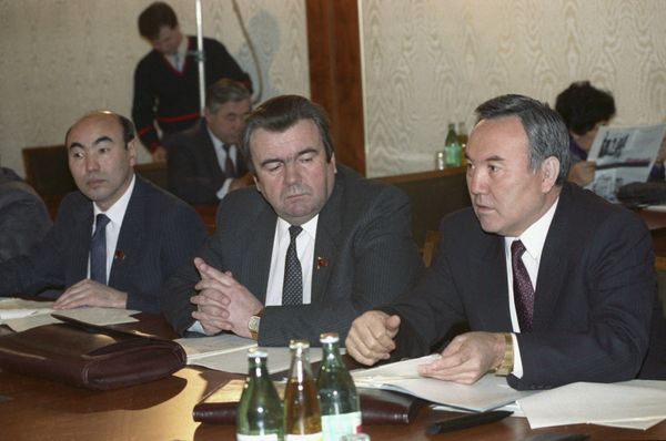 Президенты Киргизии, Молдовы и Казахстана Аскар Акаев, Мирча Снегур и Нурсултан Назарбаев на переговорах о создании СНГ, (21 декабря 1991). Алма-Ата - Sputnik Армения