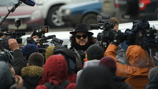 Певец Филипп Киркоров на церемонии прощания с певицей Юлией Началовой (21 марта 2019). Москвa - Sputnik Армения