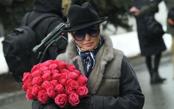 Певица Катя Лель на церемонии прощания с певицей Юлией Началовой (21 марта 2019). Москвa - Sputnik Армения