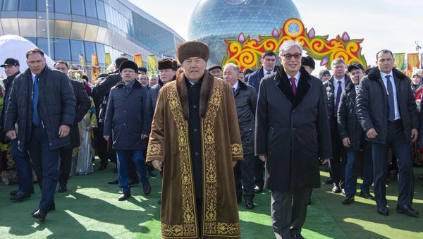 Первый президент Казахстана Нурсултан Назарбаев и президент Казахстана Касым-Жомарт Токаев на праздновании Наурыза (21 марта 2019). Астана - Sputnik Армения