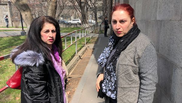Уборщицы, обслуживающие парламент Армении, недовольны сокращением зарплат Уборщицы, обслуживающие парламент Армении, недовольны сокращением зарплат - Sputnik Արմենիա