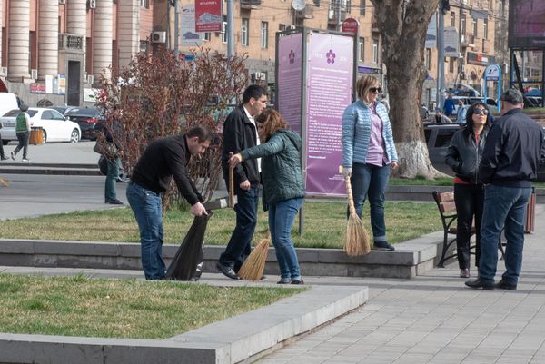 Общегосударственный субботник в Ереване (23 марта 2019) Общегосударственный субботник в Ереване (23 марта 2019) - Sputnik Армения