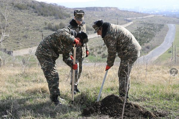 Զինծառայողները մասնակցել են համապետական շաբաթօրյակին - Sputnik Արմենիա