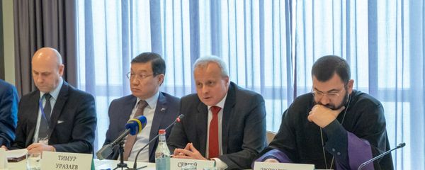 Чрезвычайный и Полномочный посол РФ в РА Сергей Копыркин на конференции Духовные ценности и современное государство (25 марта 2019). Еревaн - Sputnik Армения