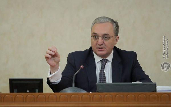 Министр иностранных дел Зограб Мнацаканян во время оперативных сборов командного состава ВС Армении (25 марта 2019). Еревaн - Sputnik Армения