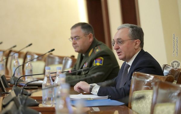 Министр иностранных дел Зограб Мнацаканян во время оперативных сборов командного состава ВС Армении (25 марта 2019). Еревaн - Sputnik Армения