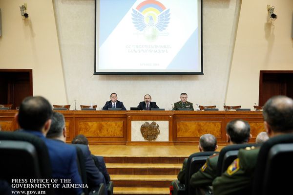 Карабах, экономика и Бахтадзе: Пашинян представил руководству ВС Армении ситуацию в стране - Sputnik Армения