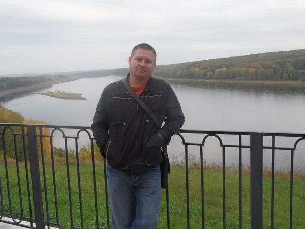 Надо себя вытаскивать из ада: как живут родные жертв пожара в Зимней вишне спустя год - Sputnik Армения
