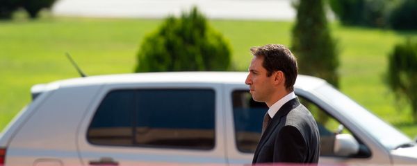 Мэр Еревана Айк Марутян в ожидании гостей церемонии инаугурации (13 октября 2018). Еревaн Мэр Еревана Айк Марутян в ожидании гостей церемонии инаугурации (13 октября 2018). Еревaн - Sputnik Արմենիա