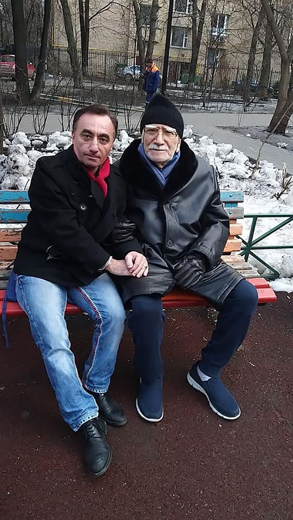 Согласно паспортным данным: стало известно о состоянии Армена Джигарханяна Согласно паспортным данным: стало известно о состоянии Армена Джигарханяна - Sputnik Армения