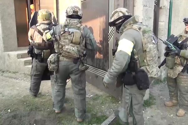 ФСБ РФ задержала члена преступной группы, причастной к терактам в московском метро ФСБ РФ задержала члена преступной группы, причастной к терактам в московском метро - Sputnik Армения