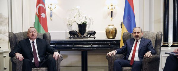 Встреча премьер-министра Армении Никола Пашиняна и президента Азербайджана Ильхама Алиева (29 марта 2019). Вена Встреча премьер-министра Армении Никола Пашиняна и президента Азербайджана Ильхама Алиева (29 марта 2019). Вена - Sputnik Армения
