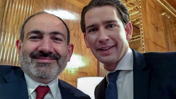 Селфи премьер-министров Армении и Австрии Никола Пашиняна и Себастьяна Курца (29 марта 2019). Вена - Sputnik Армения
