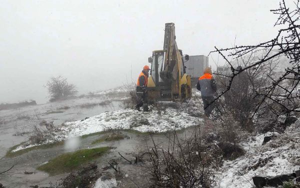 Восстановительные работы на водопроводе Арзни-2 Ереван (30 марта 2019). Село Гетамеч - Sputnik Армения