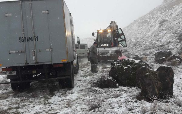Восстановительные работы на водопроводе Арзни-2 Ереван (30 марта 2019). Село Гетамеч - Sputnik Армения