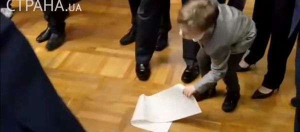Внук Порошенко едва не уничтожил бюллетень деда - Sputnik Армения