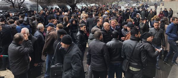 Акция протеста перед Домом правительства (1 апреля 2019). Еревaн - Sputnik Արմենիա
