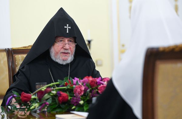 Гарегин II попросил Патриарха Кирилла помочь делу освобождения в Азербайджане Казаряна - Sputnik Армения