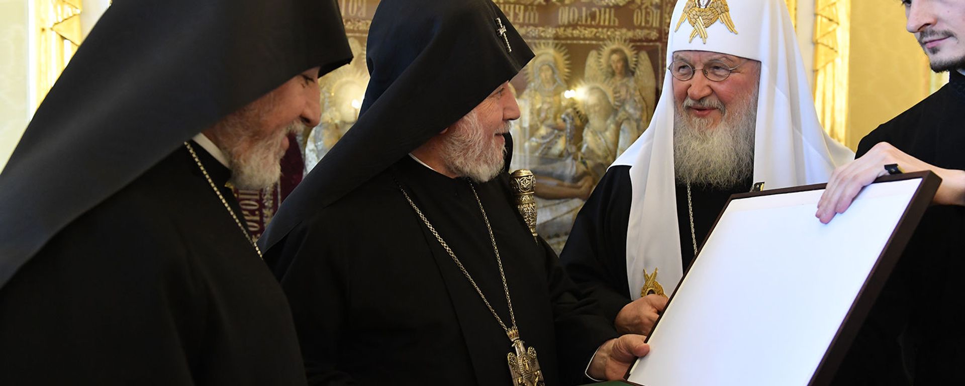 Встреча Верховного Патриарха и Католикоса всех армян Гарегина II с Патриархом Московским и всея Руси Кириллом в Даниловом монастыре (2 апреля 2019). Москвa - Sputnik Արմենիա, 1920, 13.10.2021