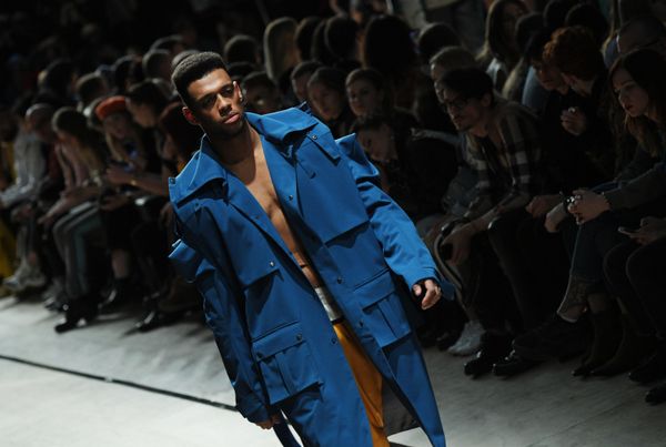Red September ապրանքանիշի հագուստի ցուցադրությունը Mercedes-Benz Fashion Week Russia հարթակում։ Red September ապրանքանիշի հագուստի ցուցադրությունը Mercedes-Benz Fashion Week Russia հարթակում։ - Sputnik Արմենիա