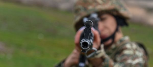 Эксклюзивное фото девушки-снайпера ВС Армении - Sputnik Արմենիա