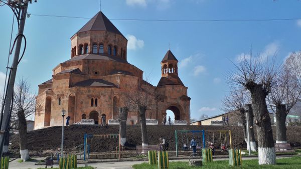 Новое сердце: в Степанакерте освятили церковь по образу Звартноца и с символом Арарата - Sputnik Армения