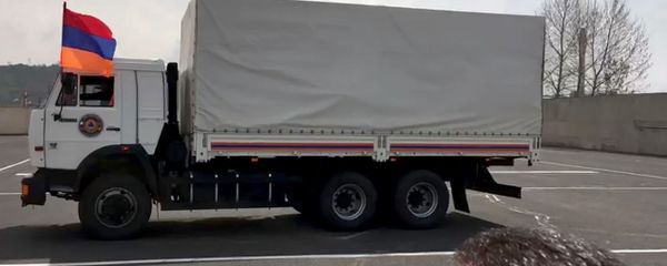 Совместная гуманитарная помощь МЧС Армении и России для пострадавших от наводнения районов Ирана (8 апреля 2019). Еревaн Совместная гуманитарная помощь МЧС Армении и России для пострадавших от наводнения районов Ирана (8 апреля 2019). Еревaн - Sputnik Армения