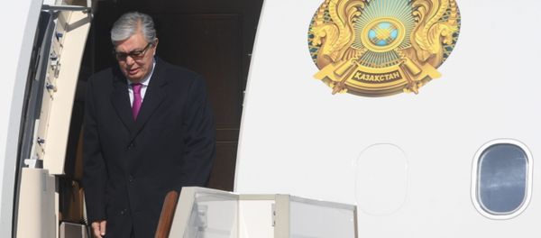Президент Казахстана Касым-Жомарт Токаев во время церемонии встречи в аэропорту Внуково-2 (3 апреля 2019). Москвa Президент Казахстана Касым-Жомарт Токаев во время церемонии встречи в аэропорту Внуково-2 (3 апреля 2019). Москвa - Sputnik Армения