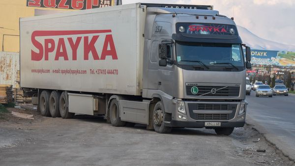 Грузовой автомобиль компании Spayka - Sputnik Армения